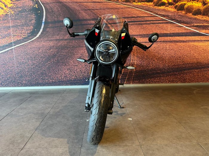 2026 Triumph Thruxton 400 Thruxton Black