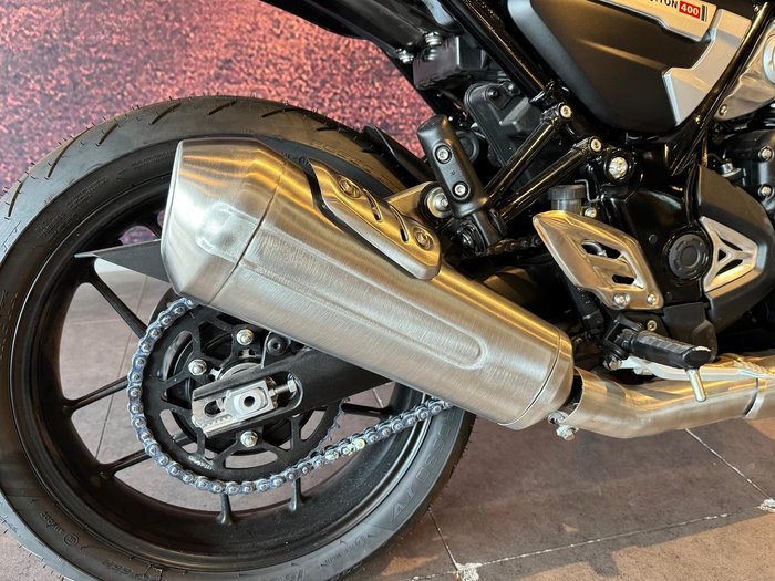 2026 Triumph Thruxton 400 Thruxton Black