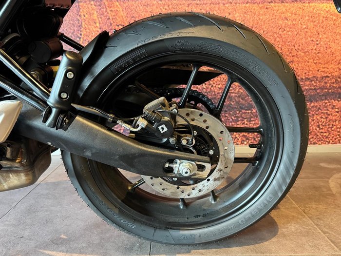 2026 Triumph Thruxton 400 Thruxton Black