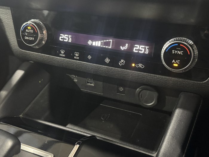 2023 Mitsubishi Outlander LS