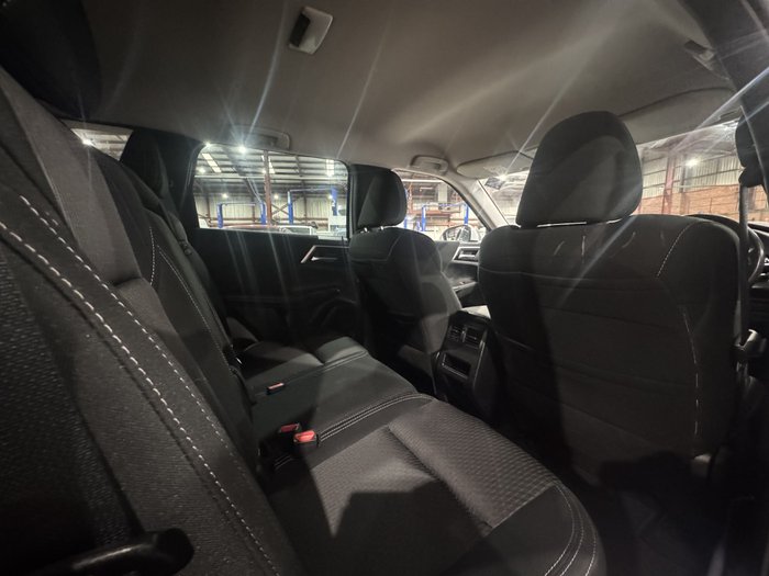 2023 Mitsubishi Outlander LS