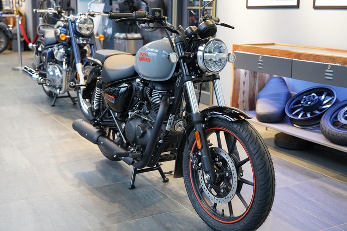 Royal Enfield Meteor 350 Fireball Meteor