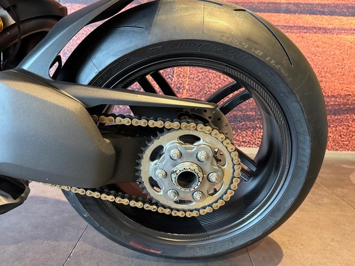 2022 Ducati Streetfighter V4 SP Streetfighter Black