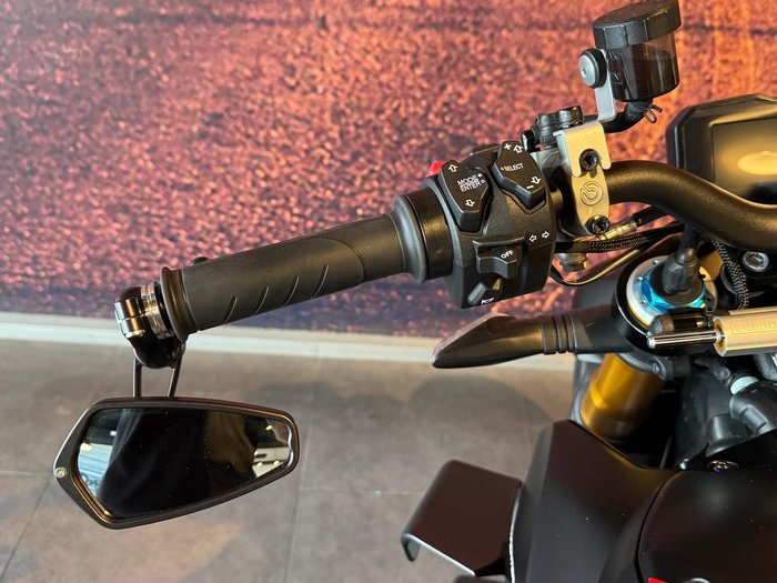 2022 Ducati Streetfighter V4 SP Streetfighter Black