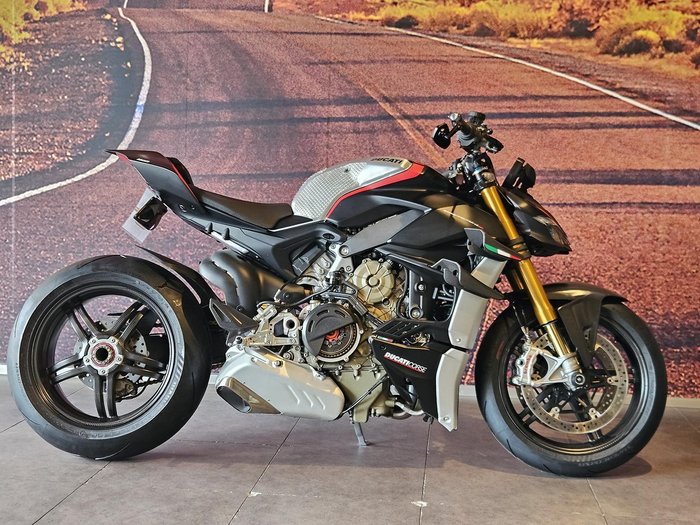 2022 Ducati Streetfighter V4 SP Streetfighter Black