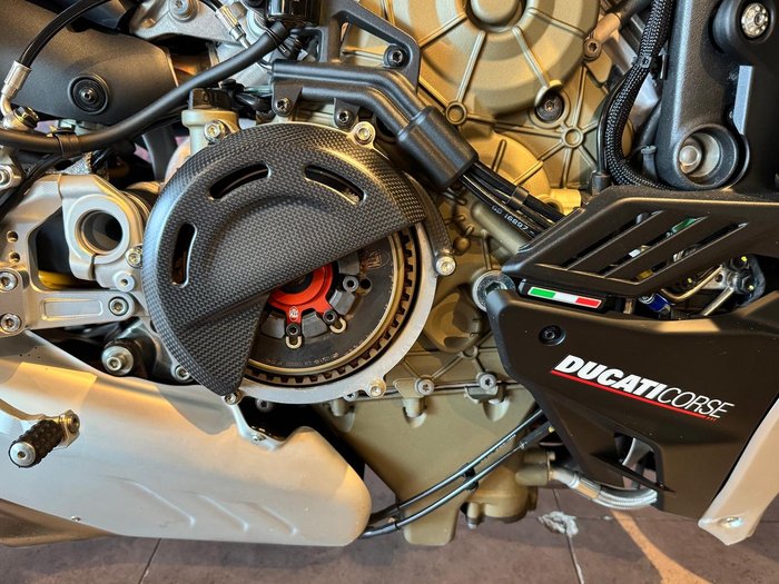 2022 Ducati Streetfighter V4 SP Streetfighter Black
