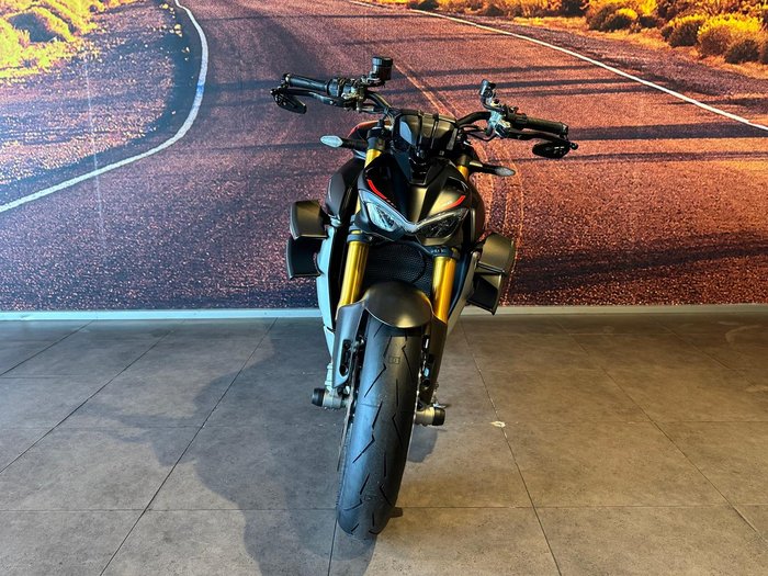 2022 Ducati Streetfighter V4 SP Streetfighter Black