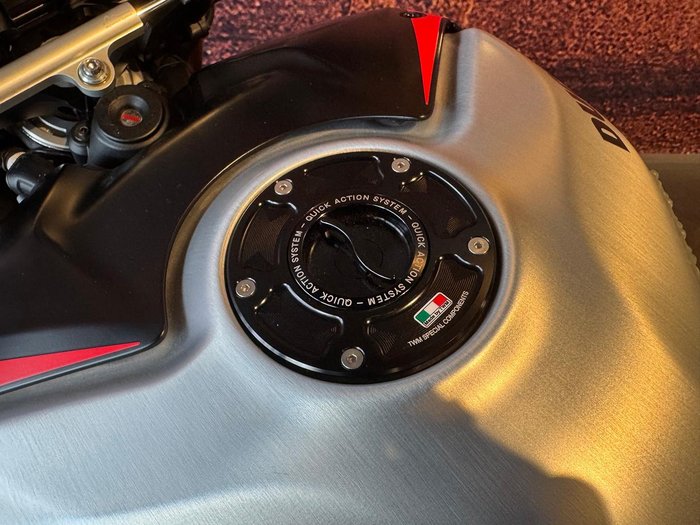 2022 Ducati Streetfighter V4 SP Streetfighter Black
