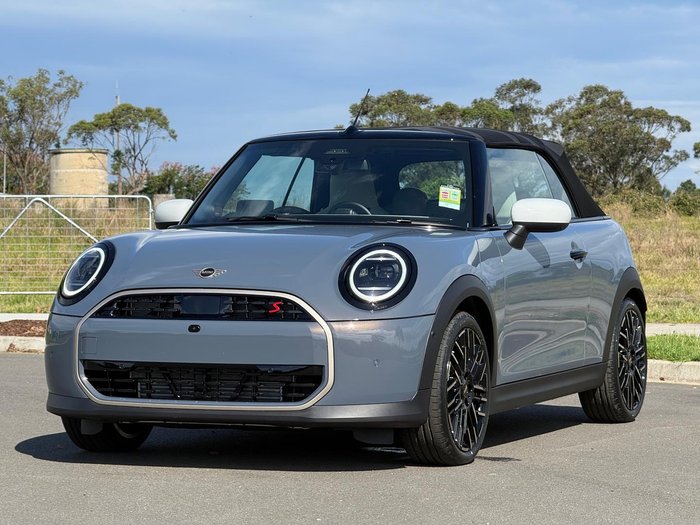 2026 MINI Cooper S Favoured