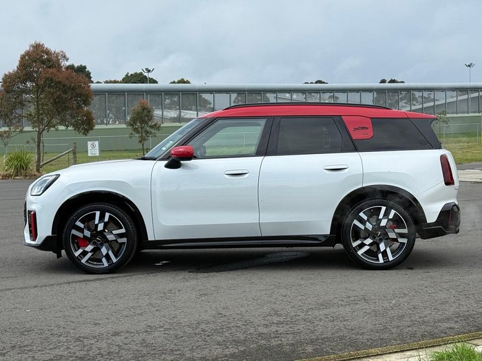 2026 MINI Countryman JCW Favoured