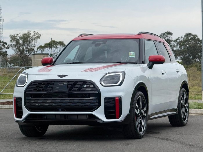 2026 MINI Countryman JCW Favoured