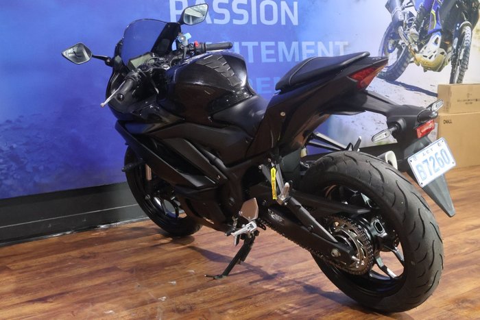 2024 Yamaha YZF-R3 White