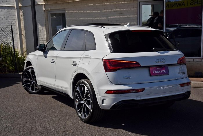 2025 Audi Q5 55 TFSI e S line
