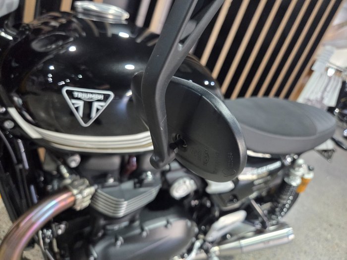 2026 Triumph BONNEVILLE SPEED TWIN 1200 RS Black