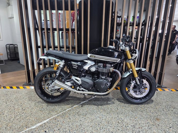 2026 Triumph BONNEVILLE SPEED TWIN 1200 RS Black