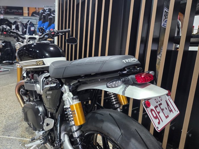 2026 Triumph BONNEVILLE SPEED TWIN 1200 RS Black