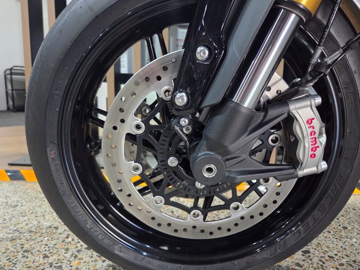 2026 Triumph BONNEVILLE SPEED TWIN 1200 RS Black