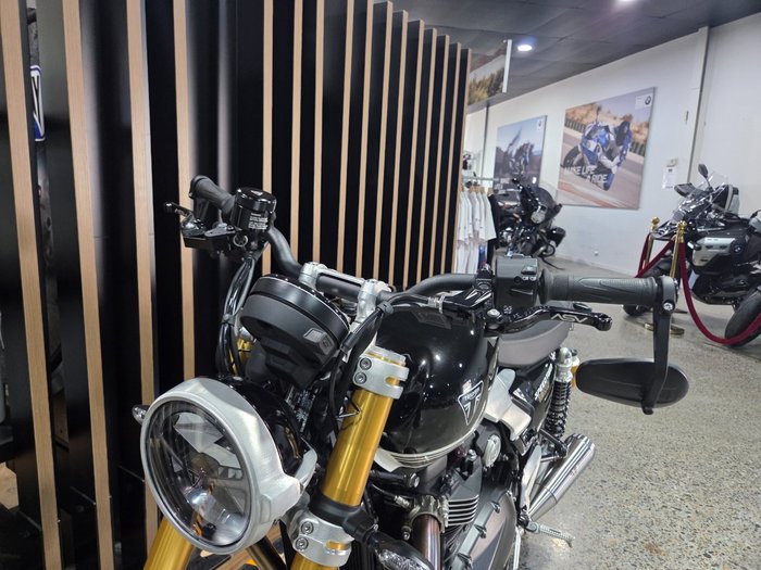 2026 Triumph BONNEVILLE SPEED TWIN 1200 RS Black