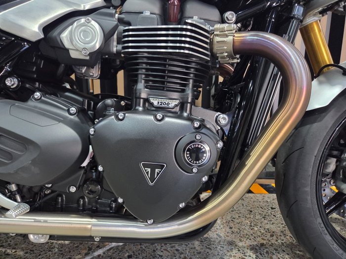 2026 Triumph BONNEVILLE SPEED TWIN 1200 RS Black
