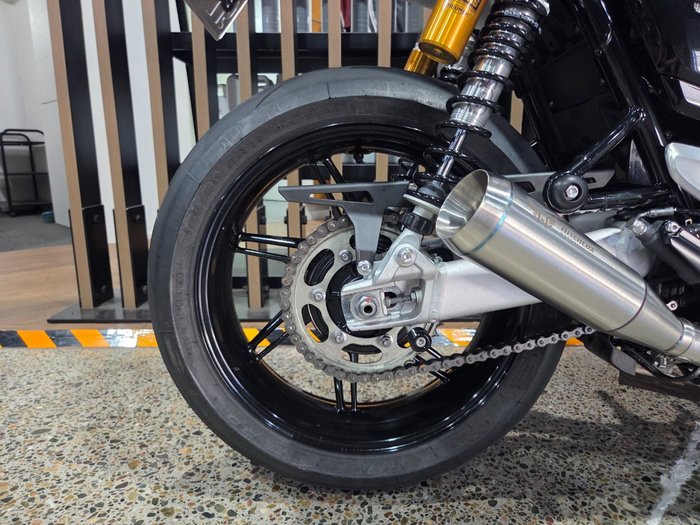 2026 Triumph BONNEVILLE SPEED TWIN 1200 RS Black