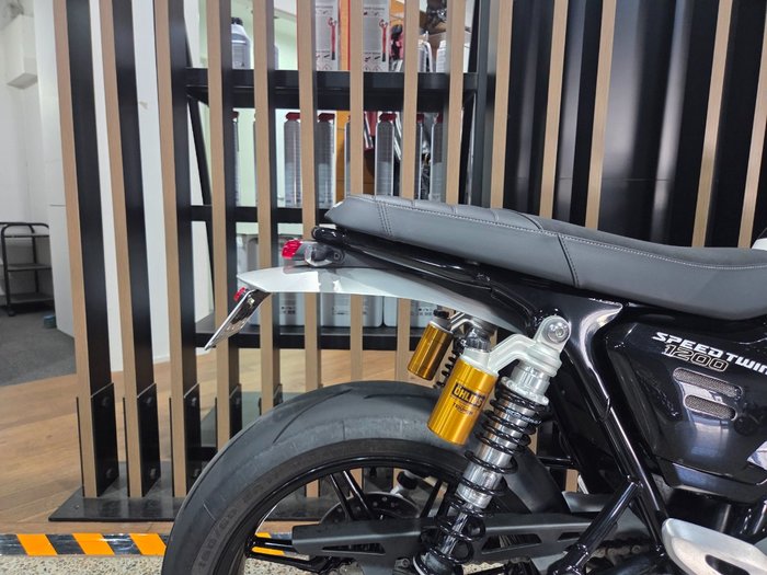 2026 Triumph BONNEVILLE SPEED TWIN 1200 RS Black