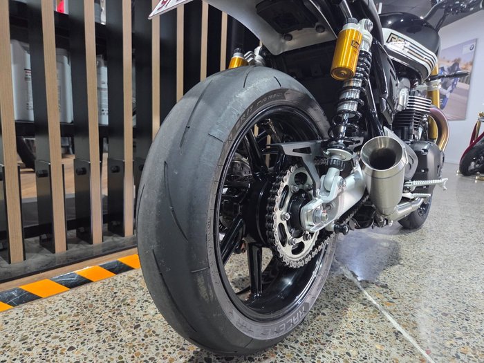 2026 Triumph BONNEVILLE SPEED TWIN 1200 RS Black