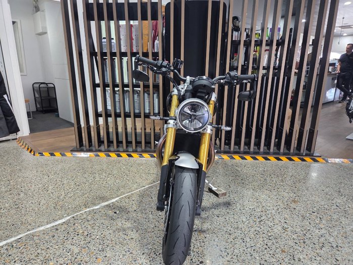 2026 Triumph BONNEVILLE SPEED TWIN 1200 RS Black