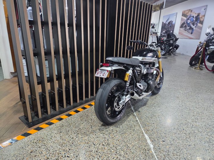 2026 Triumph BONNEVILLE SPEED TWIN 1200 RS Black