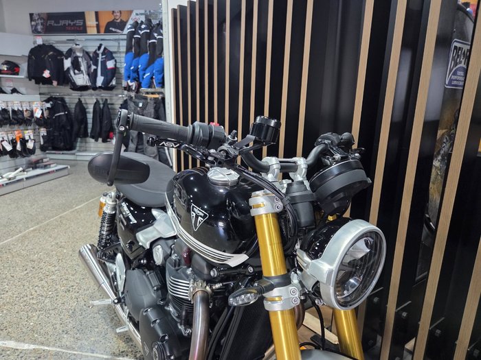 2026 Triumph BONNEVILLE SPEED TWIN 1200 RS Black