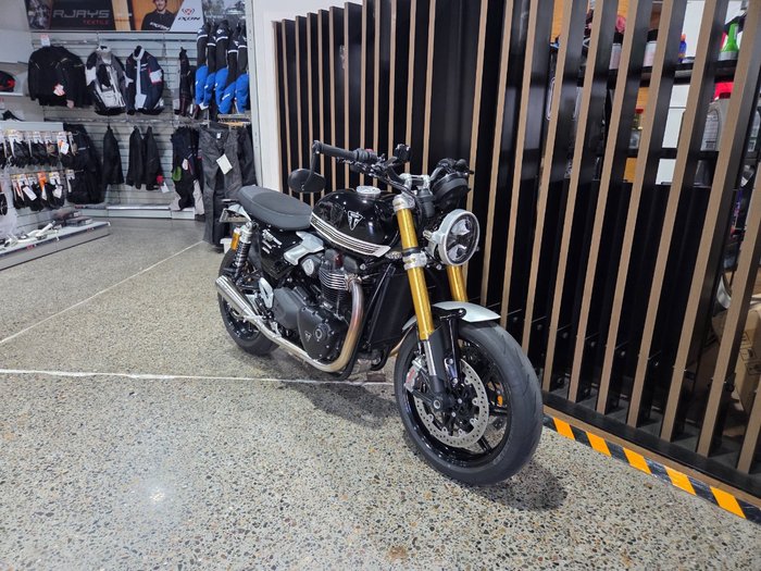 2026 Triumph BONNEVILLE SPEED TWIN 1200 RS Black