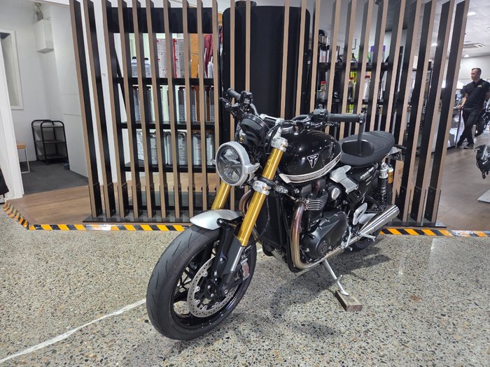 2026 Triumph BONNEVILLE SPEED TWIN 1200 RS Black