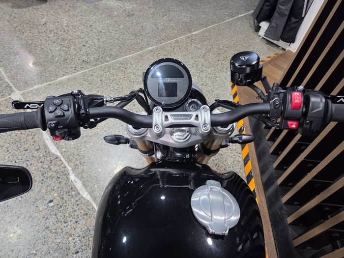 2026 Triumph BONNEVILLE SPEED TWIN 1200 RS Black