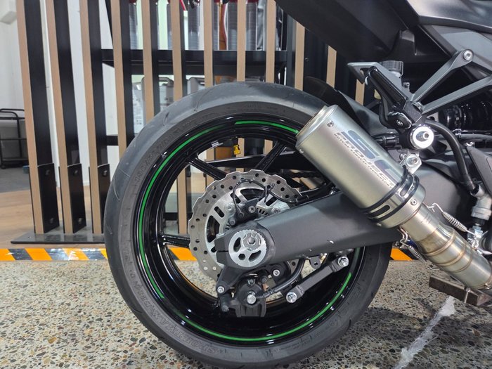 2024 Kawasaki Z1000 GREY