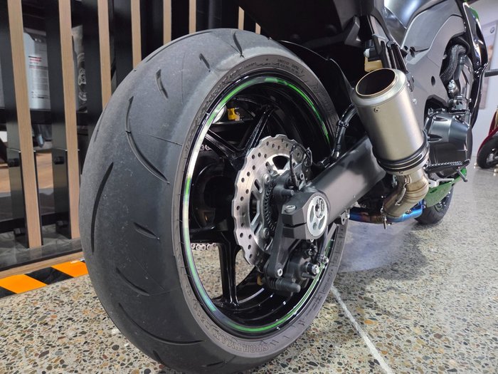 2024 Kawasaki Z1000 GREY
