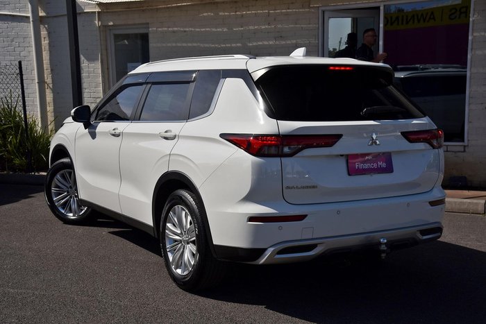 2022 Mitsubishi Outlander LS