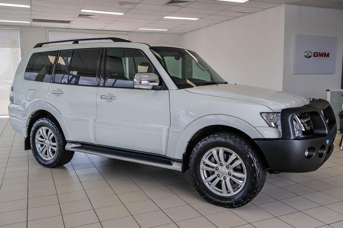 2020 Mitsubishi Pajero GLS