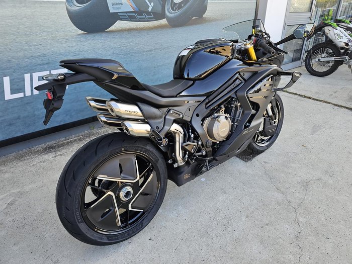 2026 CFMOTO 750SR-S SR Black
