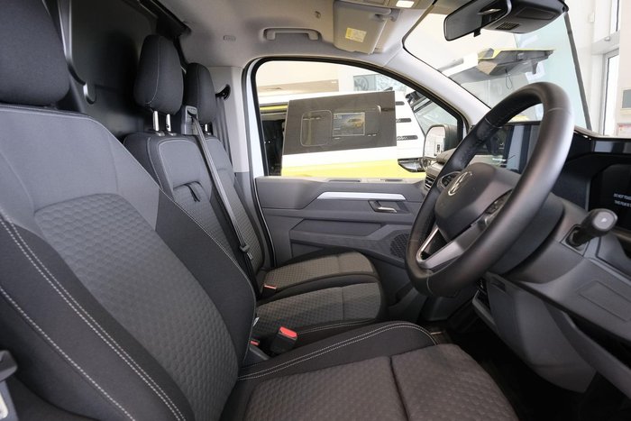 2025 Volkswagen Transporter TDI390