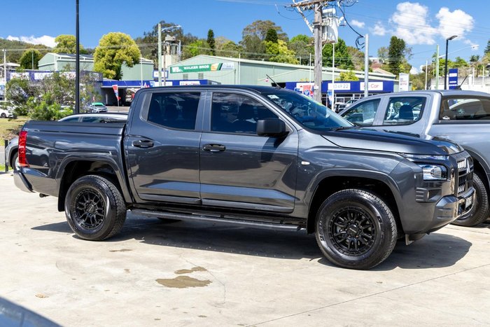 2025 Mitsubishi Triton GLX