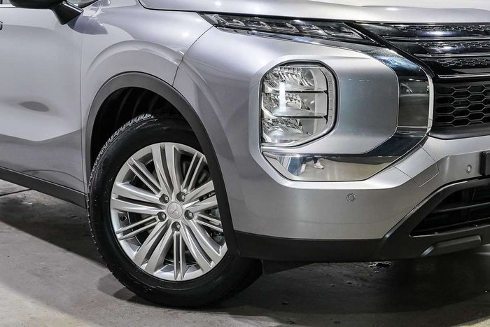 2022 Mitsubishi Outlander ES