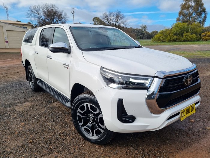 2022 Toyota Hilux 4x4 SR5 2.8L T Diesel Automatic Double Cab 2U76940 001