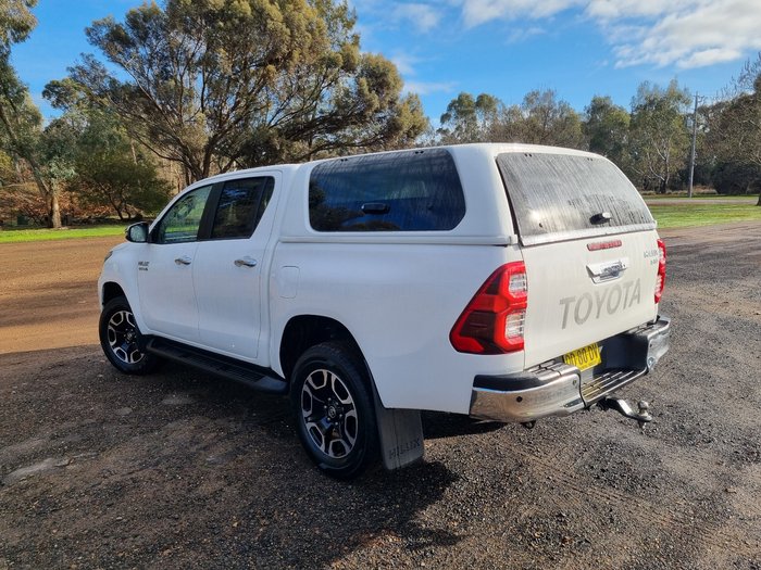 2022 Toyota Hilux 4x4 SR5 2.8L T Diesel Automatic Double Cab 2U76940 001