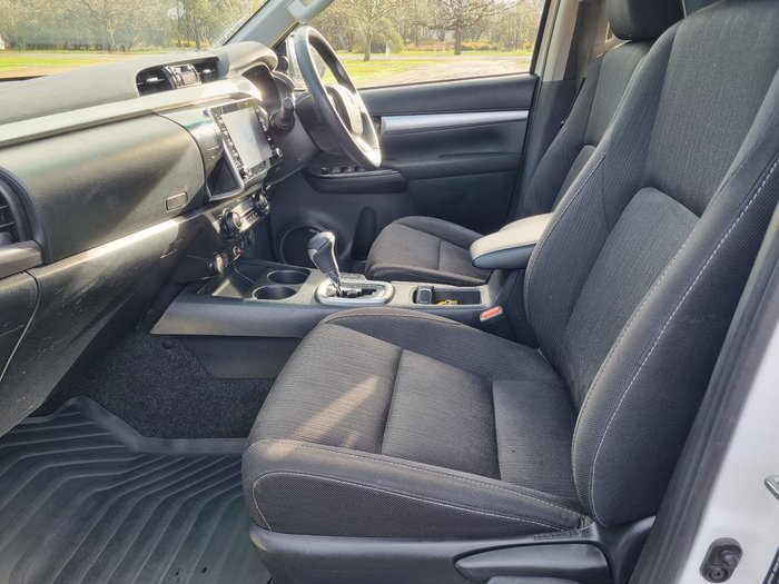 2022 Toyota Hilux 4x4 SR5 2.8L T Diesel Automatic Double Cab 2U76940 001