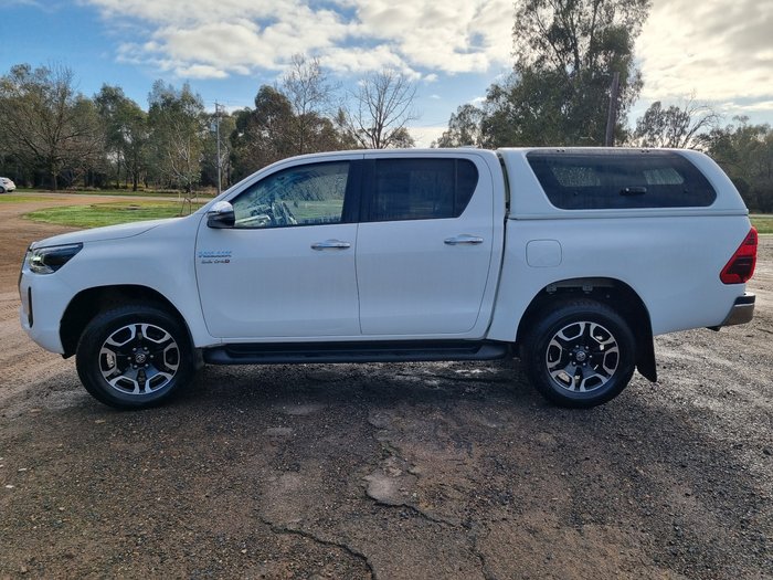 2022 Toyota Hilux 4x4 SR5 2.8L T Diesel Automatic Double Cab 2U76940 001