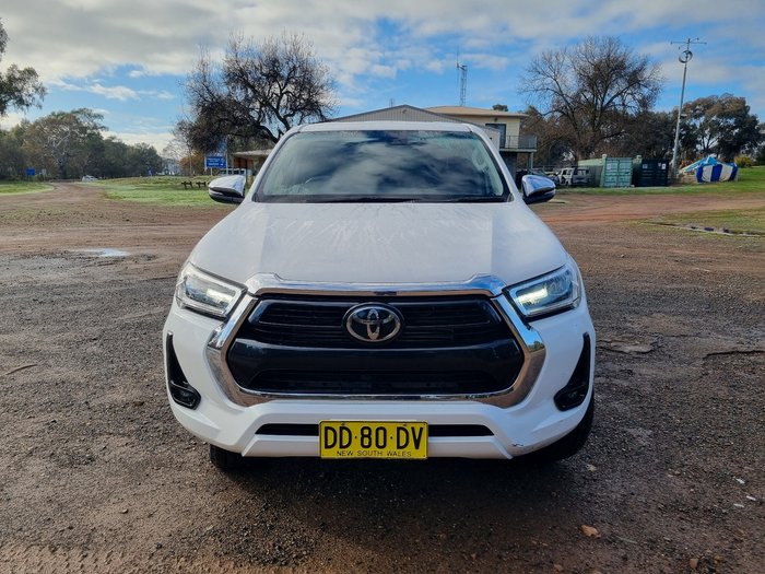 2022 Toyota Hilux 4x4 SR5 2.8L T Diesel Automatic Double Cab 2U76940 001