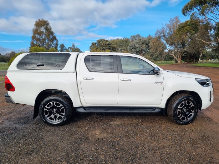 2022 Toyota Hilux 4x4 SR5 2.8L T Diesel Automatic Double Cab 2U76940 001