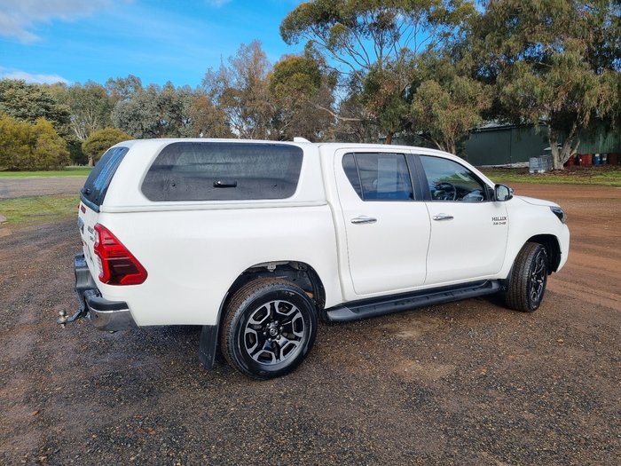 2022 Toyota Hilux 4x4 SR5 2.8L T Diesel Automatic Double Cab 2U76940 001