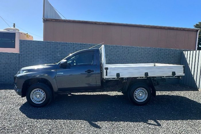 2021 Mitsubishi Triton GLX