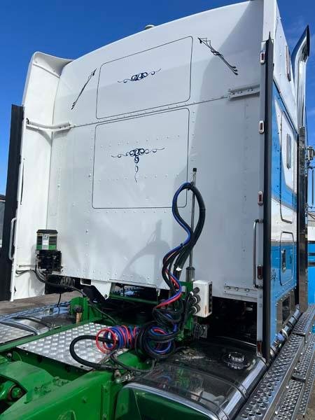 2020 Kenworth T909