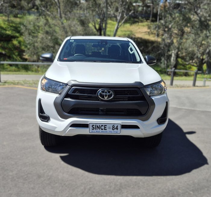 2023 Toyota Hilux SR